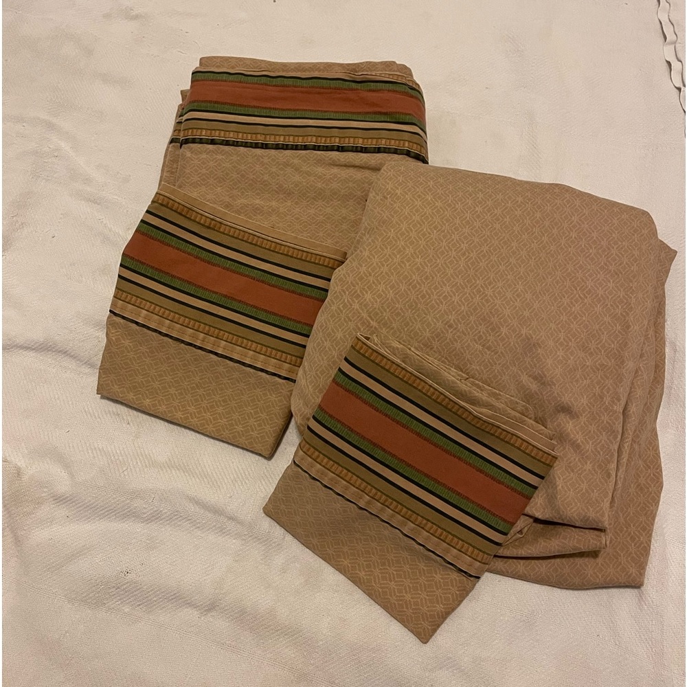 “Vintage” CROSCILL Bed Linens.  Complete set. Fits Double/Full mattress.